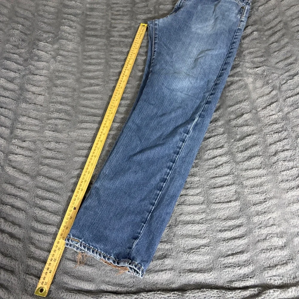 Levis measurements waist